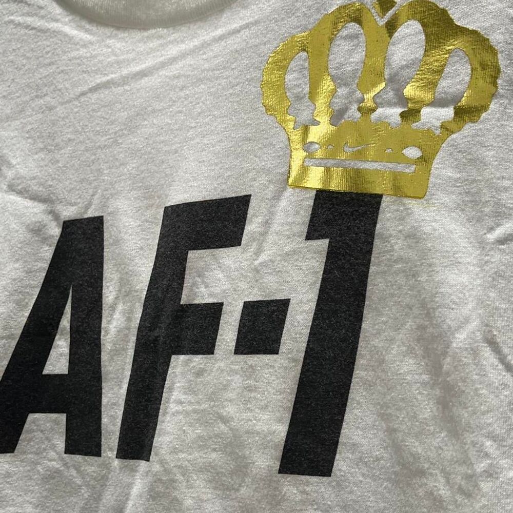 Nike Men's White and Grey T-shirt